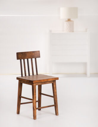 صندلی چوبی نرده ای