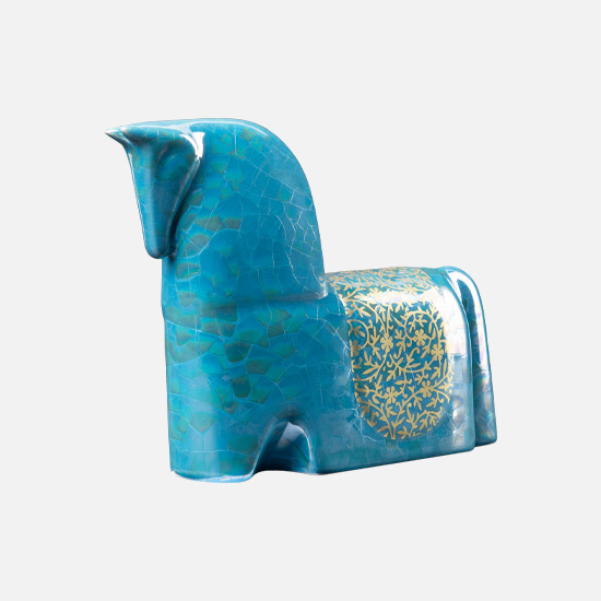 مجسمه اسب کاسپین آبی روشن